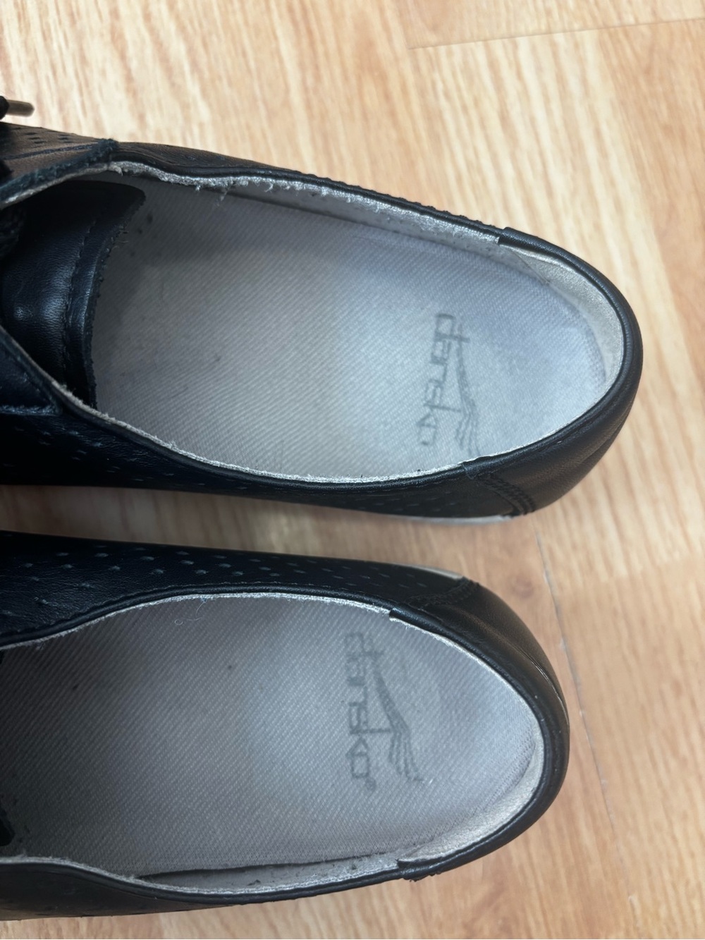 Dansko Orli sneaker sz 37 black perforated leather walking 6.5-7 comfort casual - Picture 4 of 7